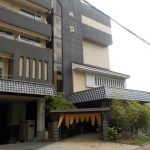 【咲花温泉  翠玉の湯 佐取館】JR磐越西線を眺めての入浴