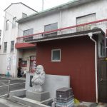 【伊東温泉 岡布袋の湯 (岡湯)】楕円形の浴槽が仲良く並ぶ
