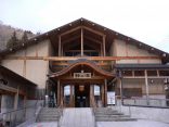 【遠刈田温泉 神の湯】湯量豊富なかけ流しの足湯もある共同浴場