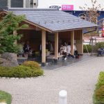 【磐梯熱海温泉 磐梯熱海駅前足湯】大勢の利用客で賑わっていました