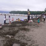 【屈斜路湖 砂湯】手で掘れば温泉が湧き出ます