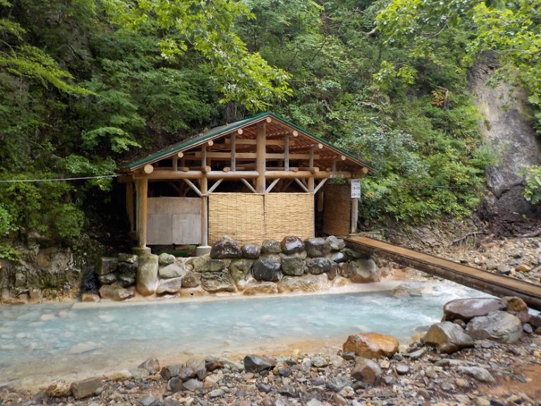 【夏油温泉 元湯夏油】みちのくの秘湯で混浴の湯めぐり 温泉の杜 【夏油温泉 元湯夏油】みちのくの秘湯で混浴の湯めぐり 温泉の杜