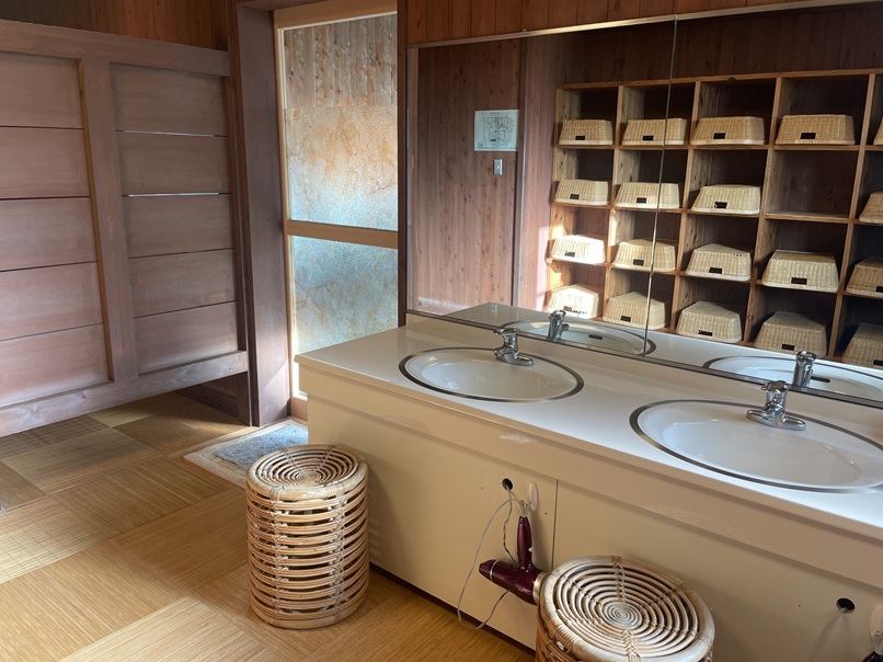 丹生ヤマセミ温泉館